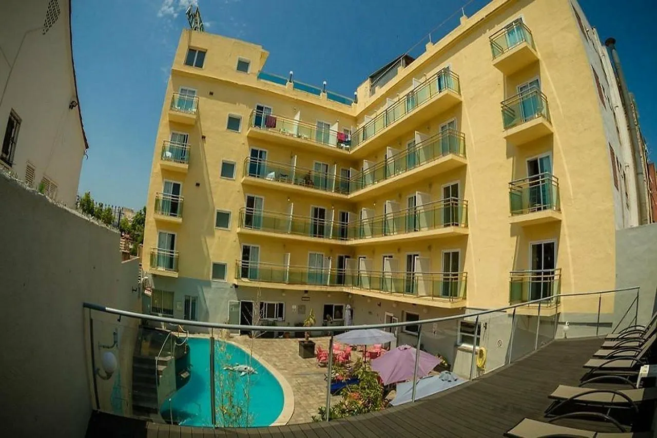 Sun Beach يوريت دي مار